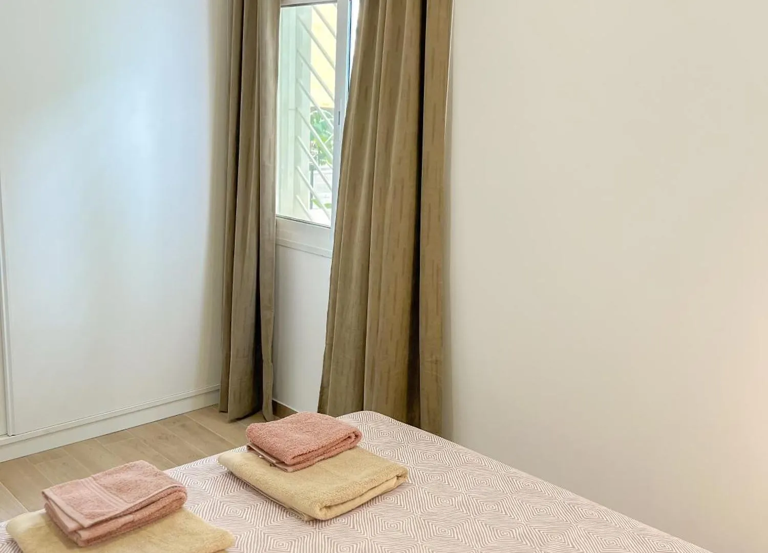 Bright & Modern Family Apartment Carihuela Torremolinos 0*,  Spagna
