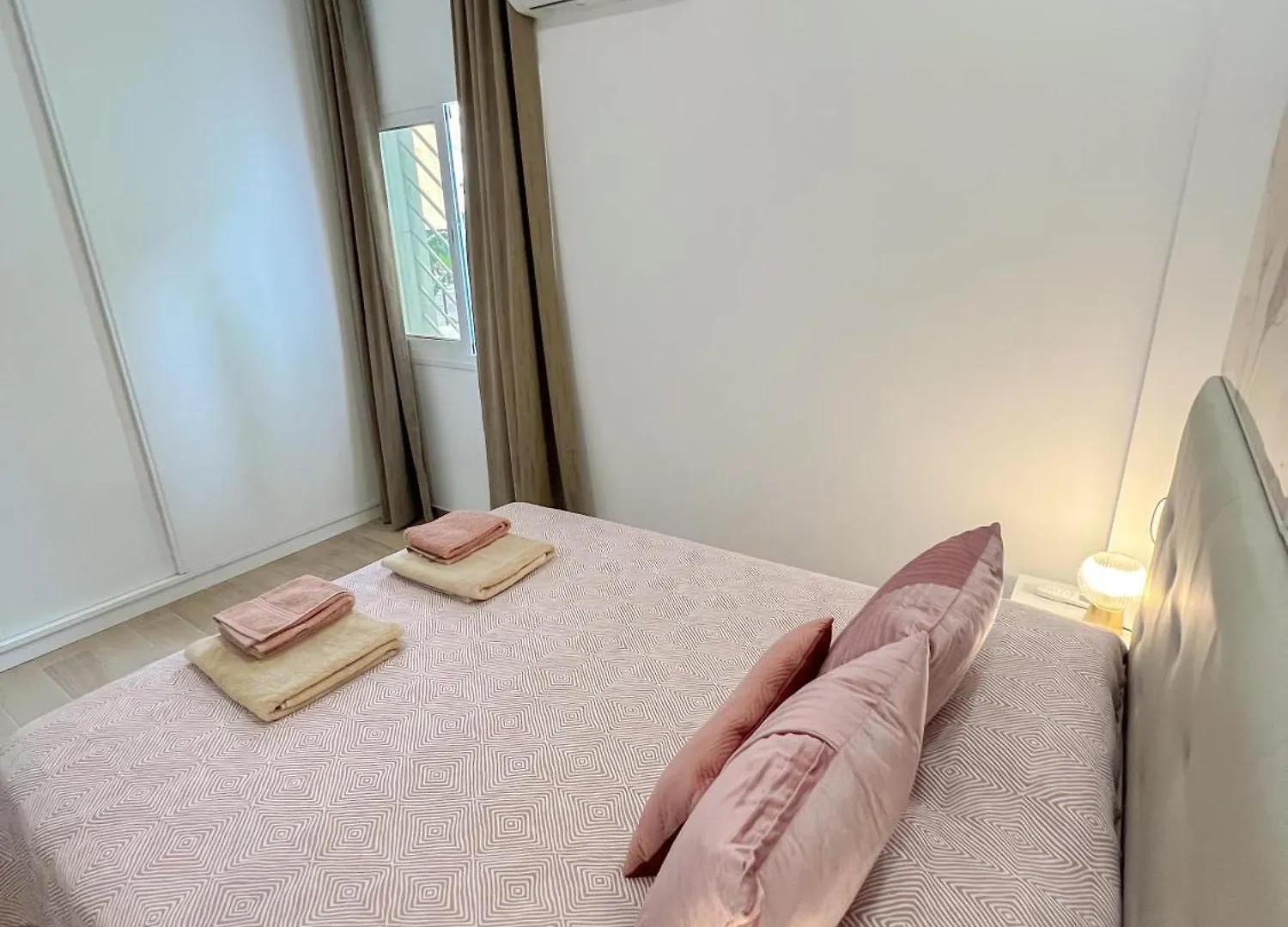 Bright & Modern Family Apartment Carihuela1 Torremolinos
