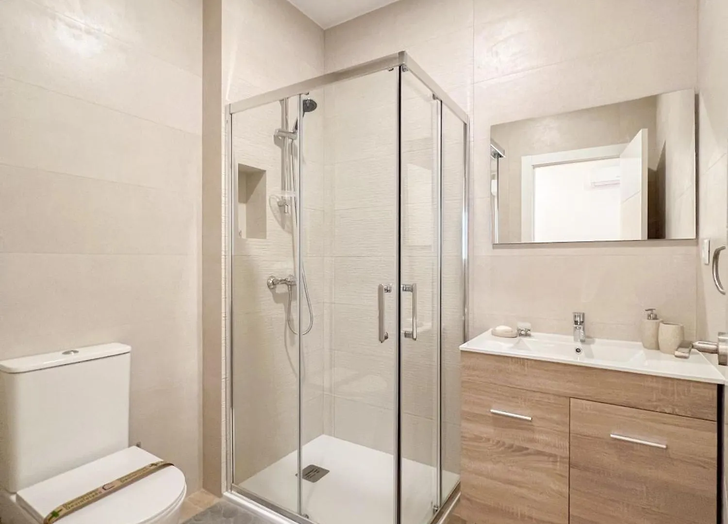Bright & Modern Family Apartment Carihuela1 Torremolinos